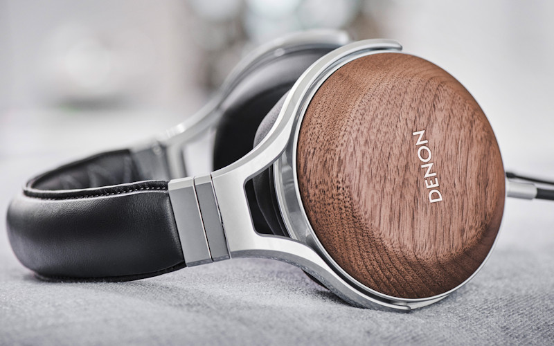 Denon AH-D7200 Over-the-Ear Headphones Reviewed